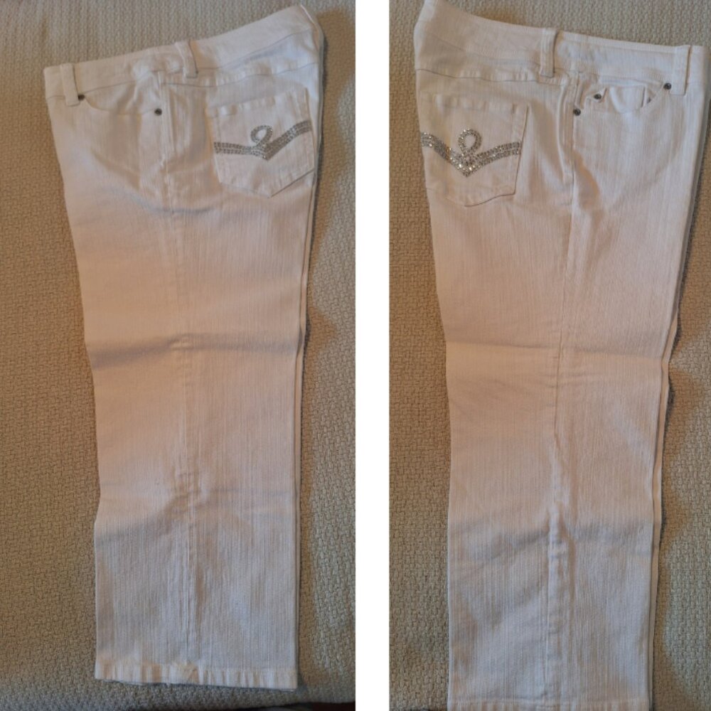 Chino's bright white size 2 capri